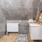 Karkonoszek 10 *